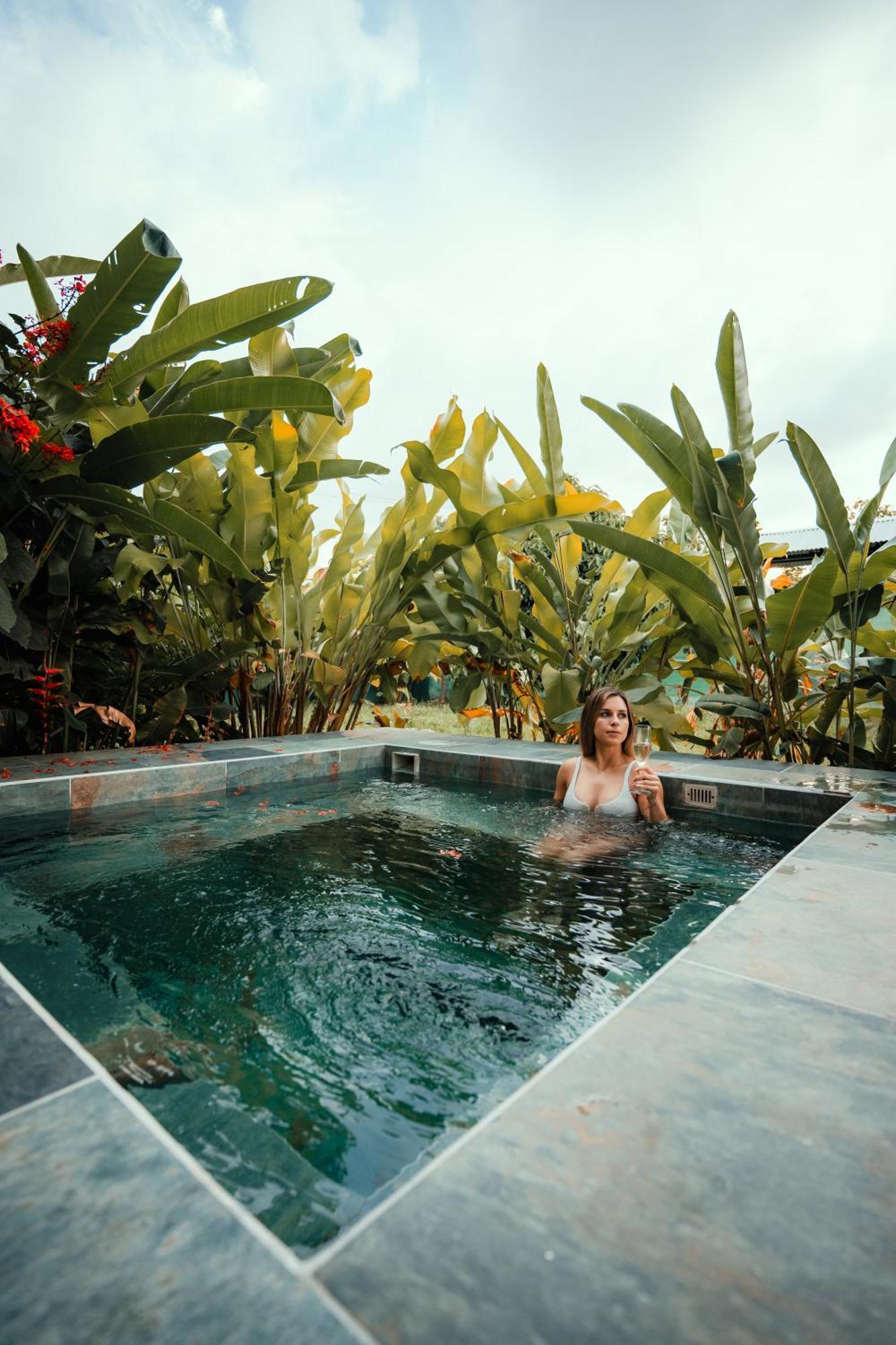 Namaitami Casa Hermosa Con Ac Y Piscina A Solo 650 Metros Del Parque Nacional Cahuita Exterior photo